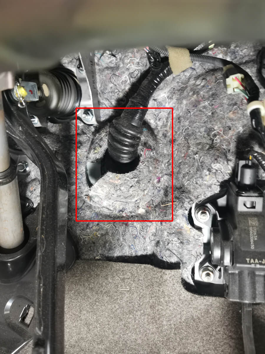 Honda Stepwgn 2017: переход в подкапотное пространство