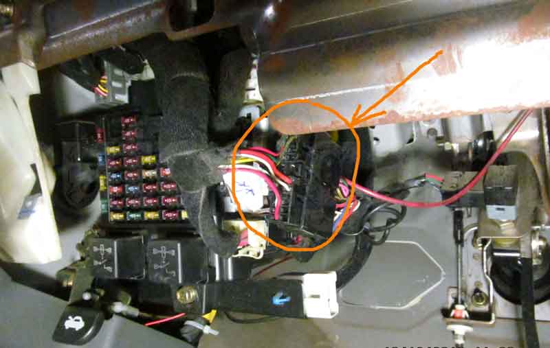 Разъём концевика капота Подключение к концевику капота