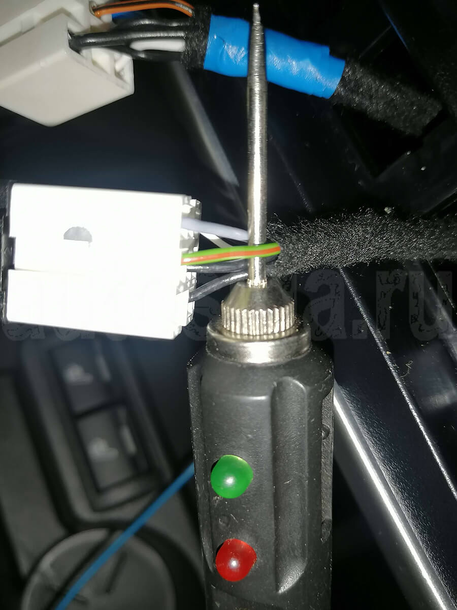 Обогрев заднего стекла и боковых зеркал на Лада Гранта 2020