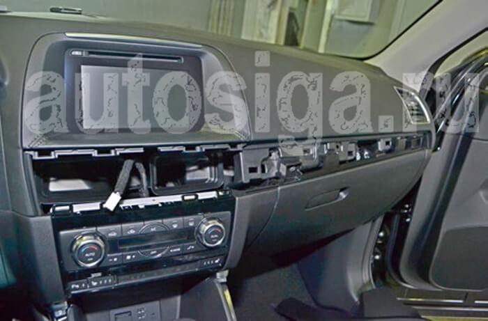 Накладка передней панели снята Без нладки передней панели