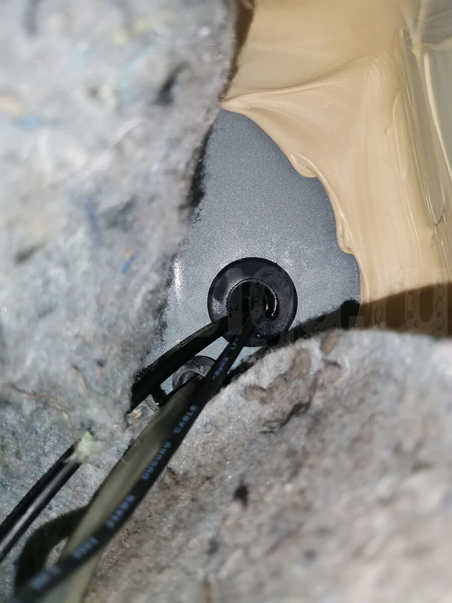 Переход под капот Nissan Tiida 2009