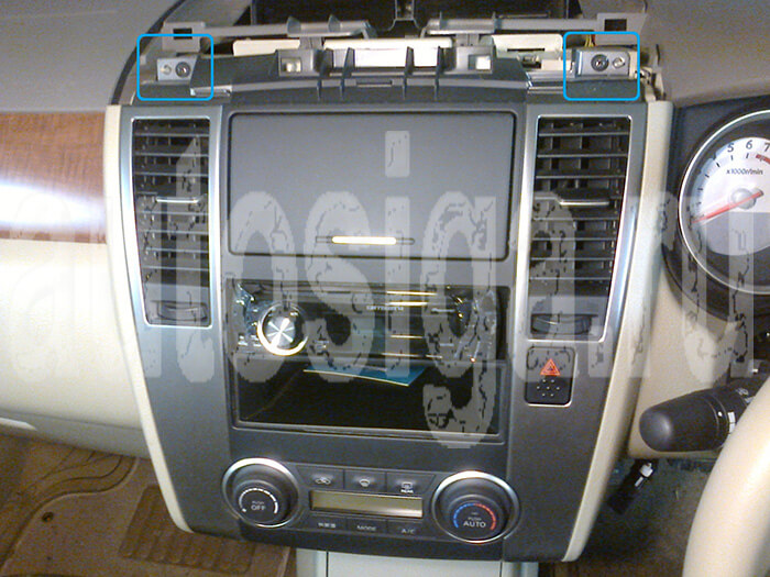 Установка сигнализации на Nissan Tiida 2010