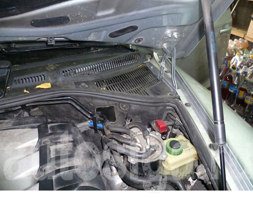 Установка автосигнализации Pandora DXL 3300 и модуля запуска двигателя CAN-TAS-T на VW Touareg 2008