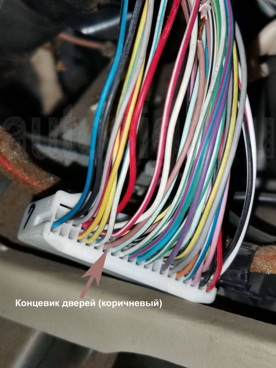 Toyota Alphard Hybrid 2006 – подключение к концевику дверей Подключение к концевику дверей