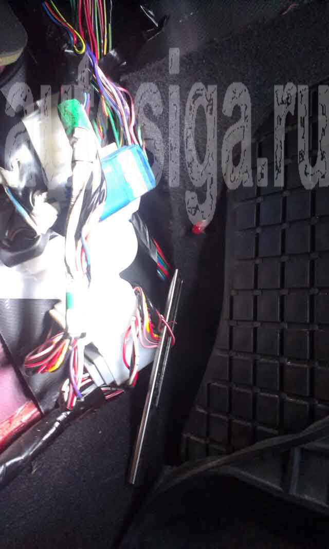 Toyota Corolla 2005. Концевики дверей