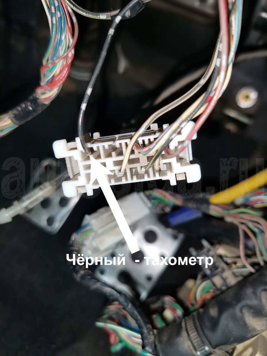 Подключение к импульсу на OBD на Toyota Altezza 2003 Toyota Altezza 2003 – тахометр на OBD2