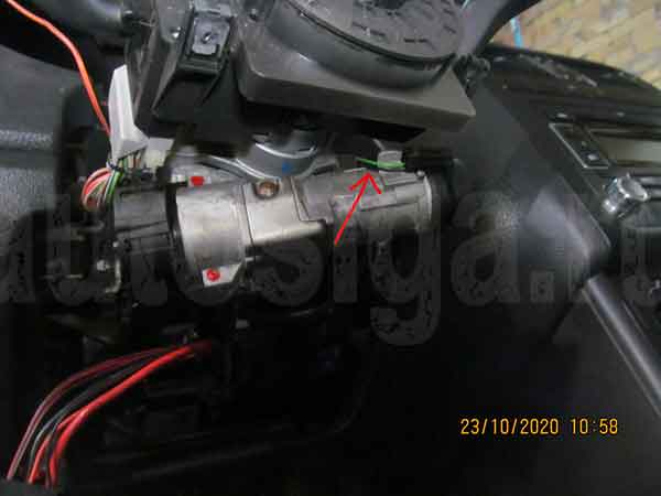 Volkswagen Polo - антенна иммобилайзера Установка автосигнализации на Volkswagen Polo - Обход штатного иммобилайзера