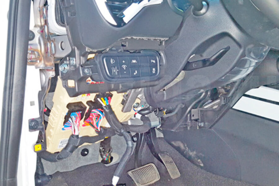 Kia Soul 2019-2023 Подрулевая накладка снята Киа Соул 2019-2023 Подрулевая накладка снята