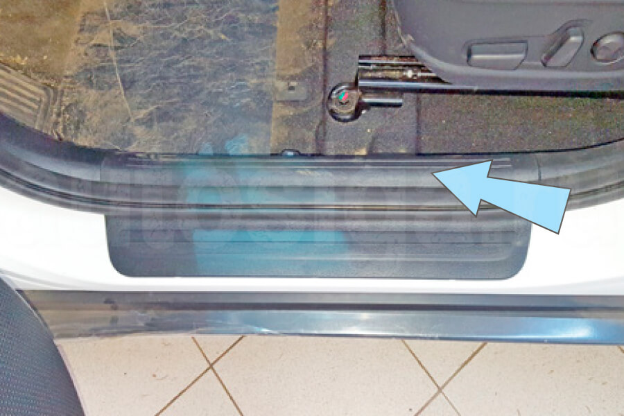 Киа Соул 2019-2023 Накладка порога водителя слева Kia Soul 2019-2023 Накладка порога двери водителя