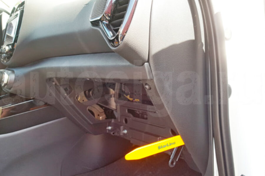 Kia Soul 2019-2023 Снять правую боковую накладку Киа Соул 2019-2023 Снять правую боковую накладку