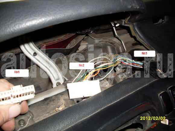 Установка автосигнализации на Mazda 626