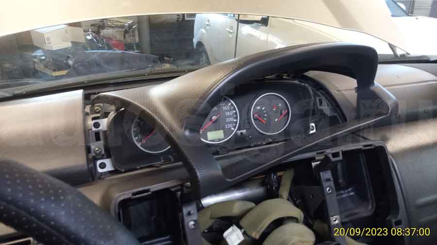 Ниссан Икс Трейл 2005: снятие накладки панели приборов Снятие накладки панели приборов на Nissan X-Trail 2005