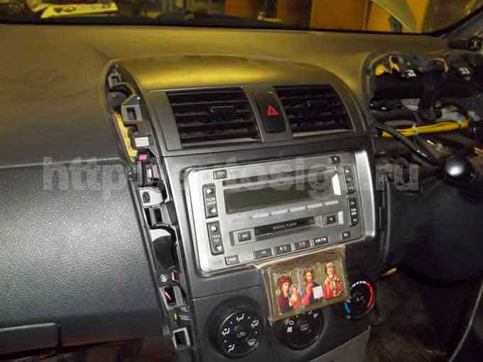 Установка автосигнализации  на Toyota Fielder 2010