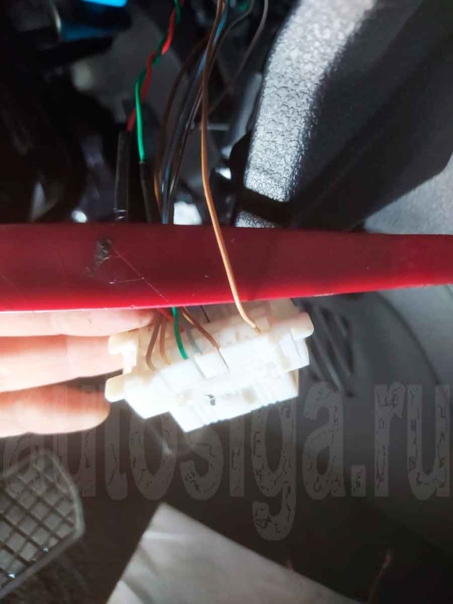 Тойота Ярис Седан 2023: тахометр Подключение к тахометру на Toyota Yaris Sedan 2023